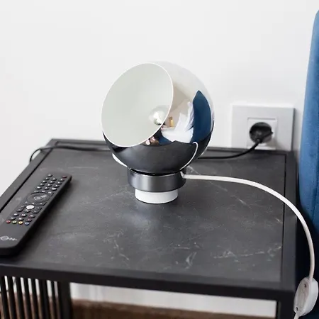 High White 2 New 아파트